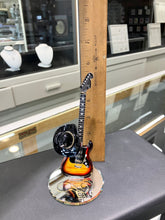 Laden Sie das Bild in den Galerie-Viewer, Country Guitar Glass Figurine