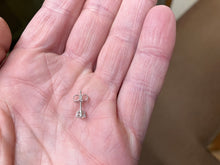 Cargar imagen en el visor de la galería, Natural Diamond Stud White Gold Earrings
