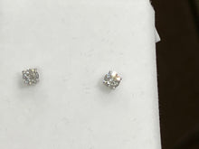 Cargar imagen en el visor de la galería, Natural Diamond Stud White Gold Earrings