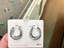 Laden Sie das Bild in den Galerie-Viewer, Silver Double Hoop Earrings
