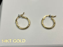 Charger l'image dans la galerie, Gold Hoop Earrings