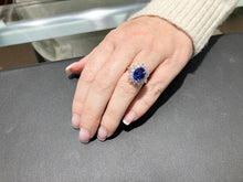 Laden Sie das Bild in den Galerie-Viewer, Tanzanite And Diamond White Gold Ring