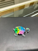 Cargar imagen en el visor de la galería, Snow Cone Turtle Glass Figurine