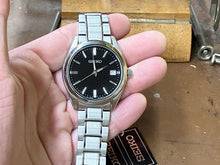 Laden Sie das Bild in den Galerie-Viewer, Seiko Essentials Men's Watch Black Dial