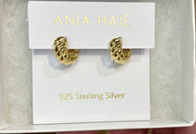 Laden Sie das Bild in den Galerie-Viewer, Ania Haie Chill Voyager Small Huggie Hoop Earrings