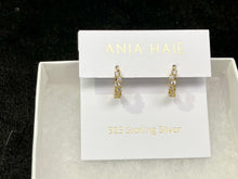 Laden Sie das Bild in den Galerie-Viewer, Gold Sparkle Cluster Huggie Hoop Earrings