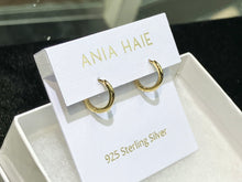 Laden Sie das Bild in den Galerie-Viewer, Small Silver Gold Plated Huggie Hoop Earrings