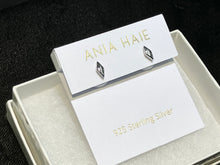 Charger l'image dans la galerie, Silver Sparkle Stud Earrings Ania Haie