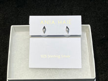 Charger l'image dans la galerie, Silver Sparkle Stud Earrings Ania Haie