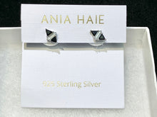 Laden Sie das Bild in den Galerie-Viewer, Silver Black And White Cubic Zirconia Earrings