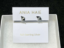 Laden Sie das Bild in den Galerie-Viewer, Silver Black And White Cubic Zirconia Earrings