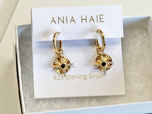 Laden Sie das Bild in den Galerie-Viewer, Gold Astrolabe Charm Huggies