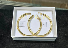 Laden Sie das Bild in den Galerie-Viewer, Gold Classic Tube Oversized Hoop Earrings
