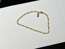 Load image into Gallery viewer, Gold Filia Curb Chain Bracelet