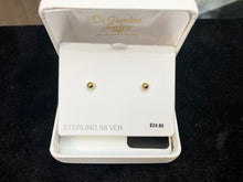 Laden Sie das Bild in den Galerie-Viewer, Silver Vermeil Ball Earrings