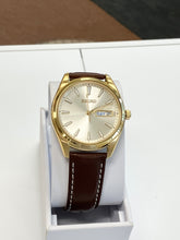 Load image into Gallery viewer, Seiko Watch With Leather Strap