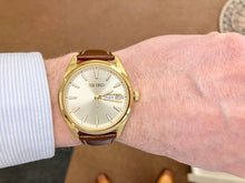 Load image into Gallery viewer, Seiko Watch With Leather Strap