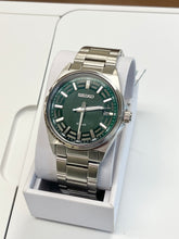 Load image into Gallery viewer, Seiko Men's Watch Green Dial With Date
