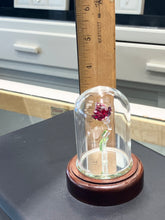 Cargar imagen en el visor de la galería, Enchanted Rose Crystal Figurine