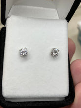 Charger l'image dans la galerie, Natural Diamond Earrings White Gold 0.77 Carats