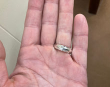 Charger l'image dans la galerie, Men's Silver Wedding Ring 6 Millimeters Wide