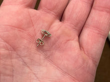 Load image into Gallery viewer, Diamond Gold Earrings