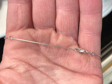 Cargar imagen en el visor de la galería, Silver Diamond Bar Necklace