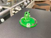 Load image into Gallery viewer, Frog On Lily Pad Glass Figurine