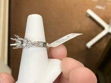 Load image into Gallery viewer, White Gold Natural Diamond Ring Mounting