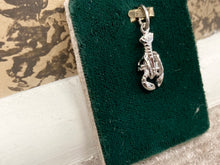 Laden Sie das Bild in den Galerie-Viewer, Silver Lobster Charm