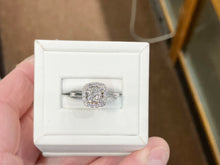 Load image into Gallery viewer, White Gold Natural Diamond Ring 0.57 Carats