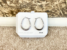 Load image into Gallery viewer, Silver Oval Hoop Earrings