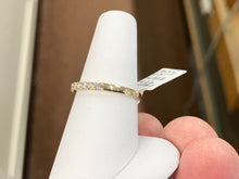 Load image into Gallery viewer, Natural Diamond Quarter Carat Gold Ring