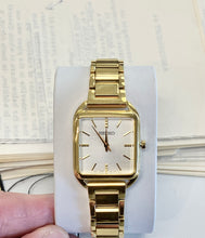 Load image into Gallery viewer, Seiko Gold Tone Watch Square Case Design