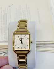 Load image into Gallery viewer, Seiko Gold Tone Watch Square Case Design