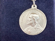 Charger l'image dans la galerie, Sacred Heart Of Jesus High Relief Silver Medal With Chain