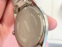 Load image into Gallery viewer, Seiko Essentials Titanium Watch