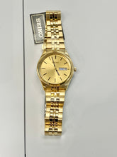 Load image into Gallery viewer, Seiko Stainless Steel Gold Toned Watch With Day And Date Calendar