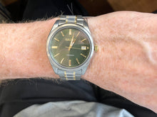 Load image into Gallery viewer, Seiko Titanium Watch With Date Calendar