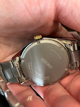 Load image into Gallery viewer, Seiko Titanium Watch With Date Calendar