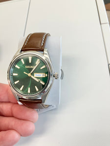 Seiko Leather Strap Watch Green Dial With Day/Date Calendar