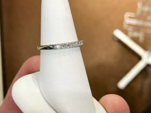 Load image into Gallery viewer, Women&#39;s White Gold Diamond Wedding Ring