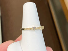 Load image into Gallery viewer, Diamond Gold Wedding Ring