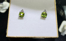 Cargar imagen en el visor de la galería, Peridot And Diamond White Gold Earrings