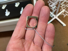 Load image into Gallery viewer, Sapphire And Diamond Gold Ring