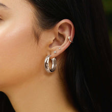 Charger l'image dans la galerie, Ania Haie Sunny Sparkler Silver Four Petal Stud Earrings Silver