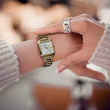 Load image into Gallery viewer, Seiko Gold Tone Watch Square Case Design