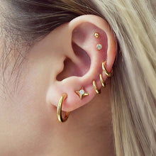 Cargar imagen en el visor de la galería, Gold Tube Small Huggie Hoop Earrings