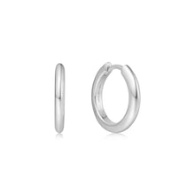 Cargar imagen en el visor de la galería, Silver Tube Small Huggie Hoop Earrings