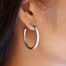 Cargar imagen en el visor de la galería, Silver Classic Tube Oversized Hoop Earrings